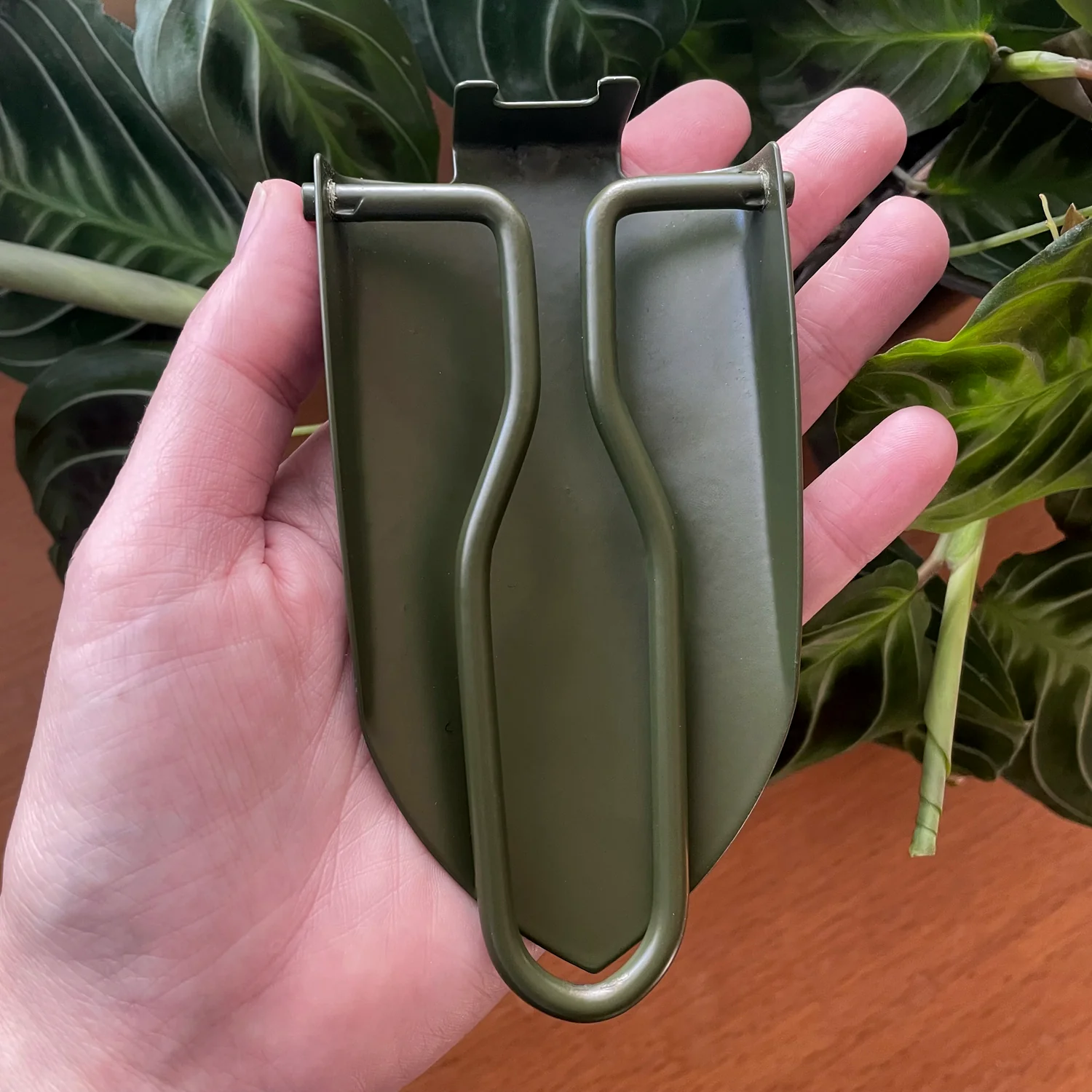 Foldable Mini Stainless Steel Indoor Plant Shovel with pouch - ARMY GREEN - Image 4